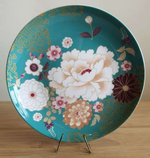 Maxwell and Williams 21cm Lunch Plate in Kimono Pattern - Marked
