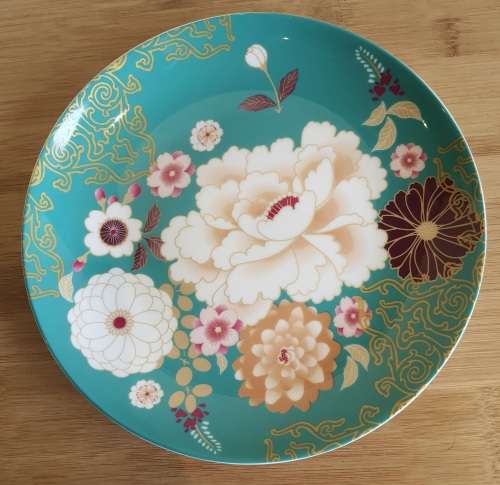 Maxwell and Williams 21cm Lunch Plate in Kimono Pattern - Marked