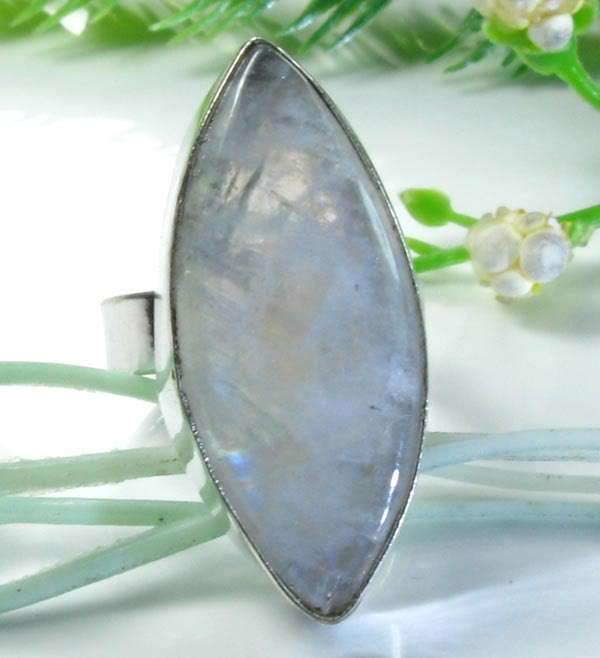 NATURAL RAINBOW MOONSTONE 925 SILVER RING SIZE 5 3/4; K426