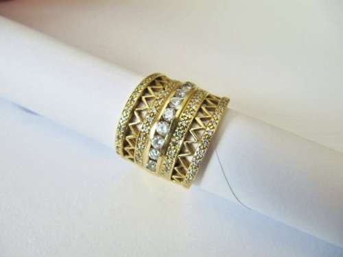 SALE! Broad Ornate Design Sparkling 9CT Gold Ring