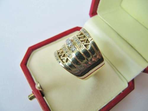 SALE! Broad Ornate Design Sparkling 9CT Gold Ring