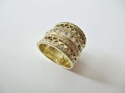 SALE! Broad Ornate Design Sparkling 9CT Gold Ring