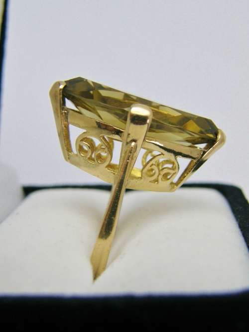 Large Marquise Cut Quartz Cocktail Ring in 9CT Gold