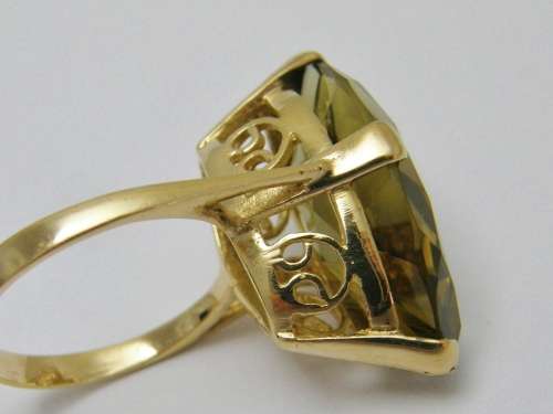 Large Marquise Cut Quartz Cocktail Ring in 9CT Gold