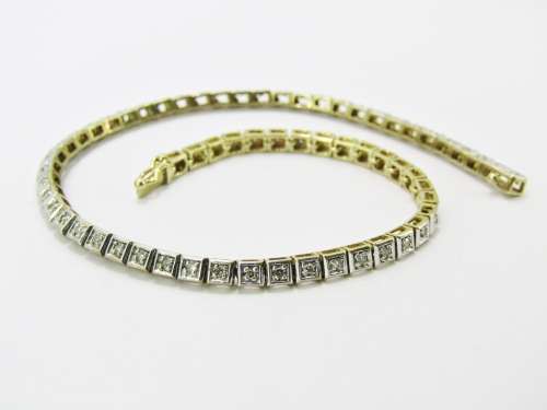 Stunning! 9CT White- & Yellow Gold Diamond Tennis Bracelet