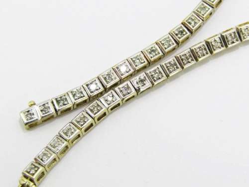 Stunning! 9CT White- & Yellow Gold Diamond Tennis Bracelet