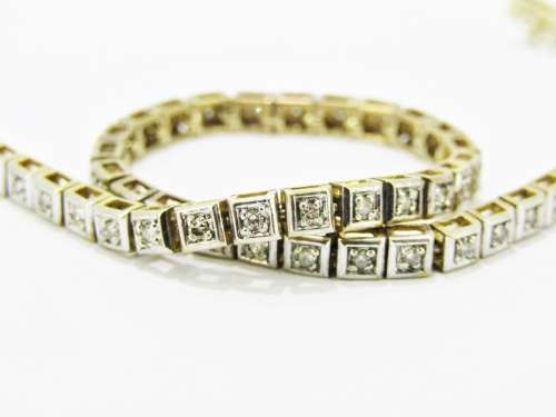 Stunning! 9CT White- & Yellow Gold Diamond Tennis Bracelet
