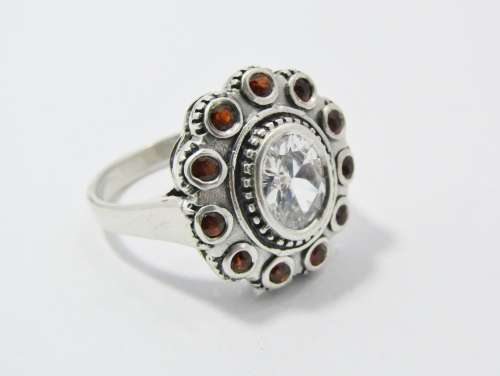 Lovely Vintage Design Ring With Clear and Red Zirconia Stones In Sterling Silver