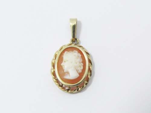 Vintage 9CT Gold & Carved Cameo Pendant