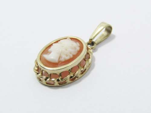 Vintage 9CT Gold & Carved Cameo Pendant