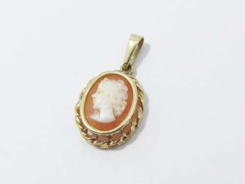 Vintage 9CT Gold & Carved Cameo Pendant