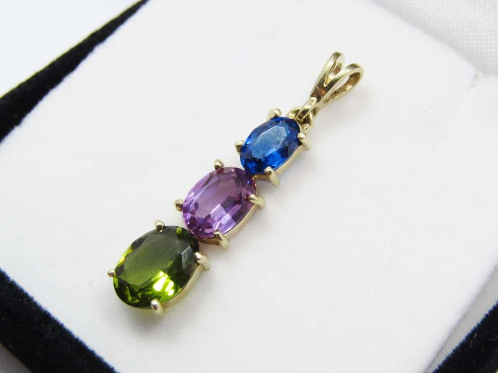 Lovely 9CT Gold & Coloured Stone Pendant