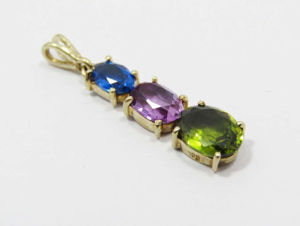 Lovely 9CT Gold & Coloured Stone Pendant