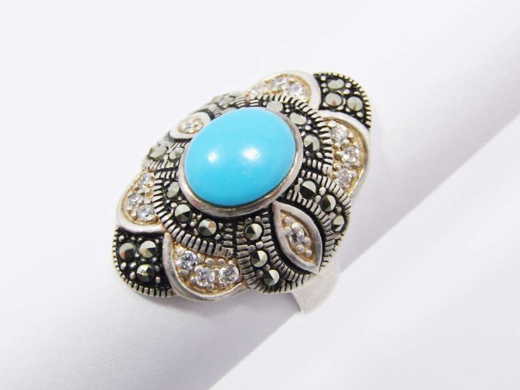 A Stunning Blue Stone Marcasite Ring in Sterling Silver