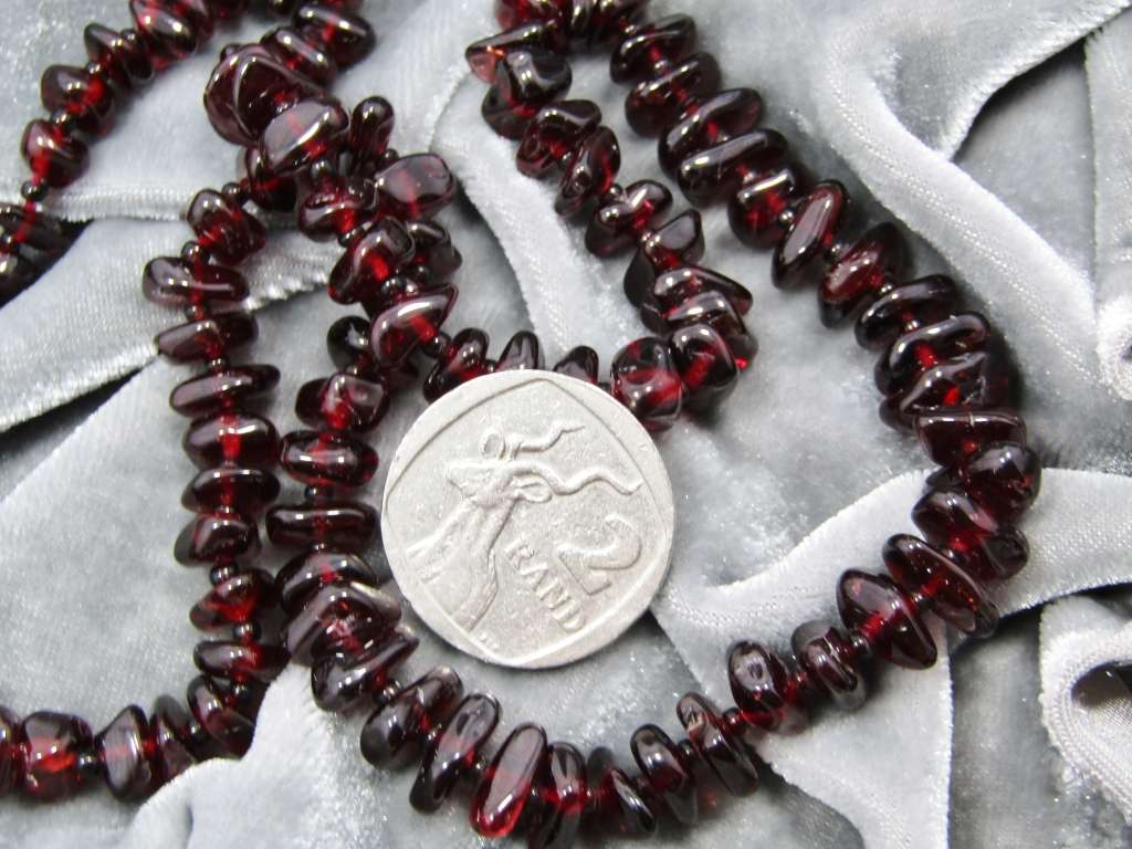 A Beautiful Vintage  Necklace With Tumbled Garnets