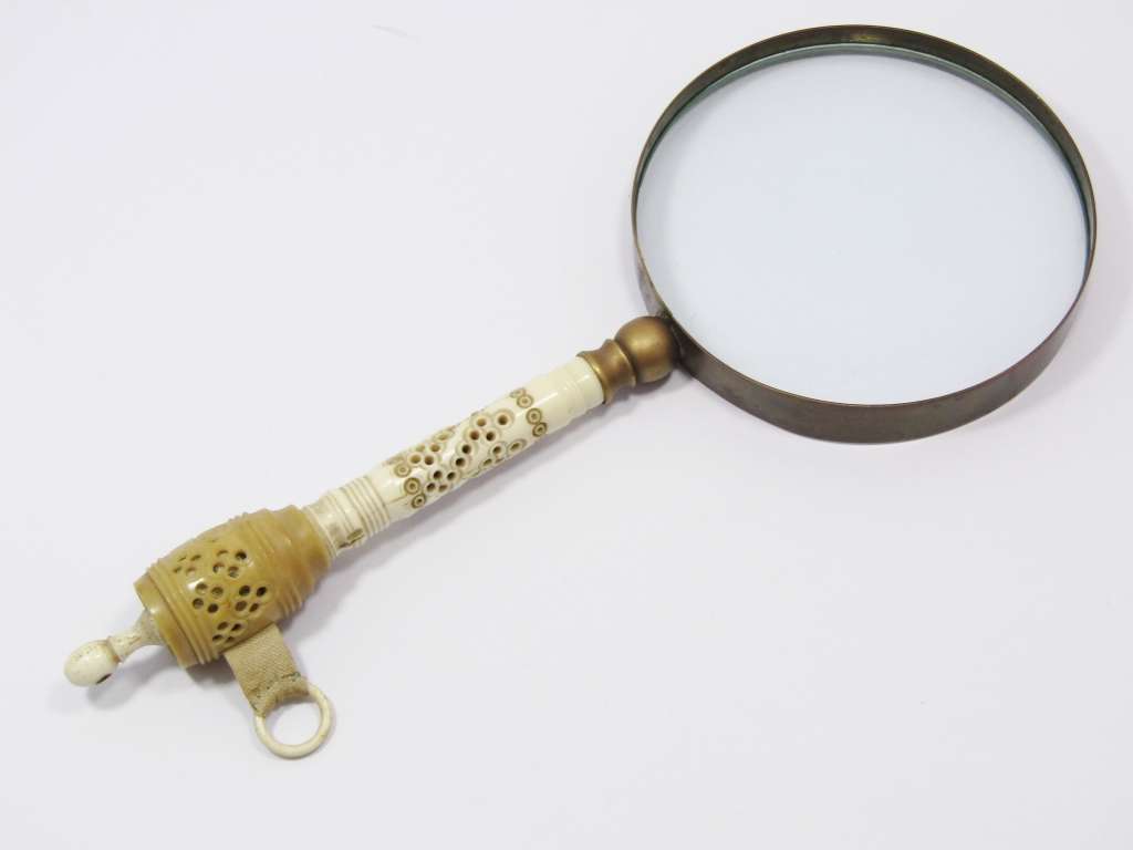 Vintage/Antique Large Magnifying Glass with Tape Measure
