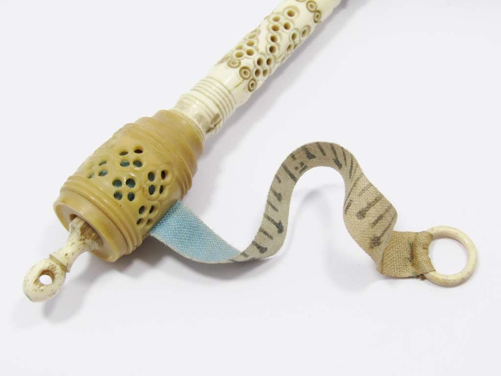 Vintage/Antique Large Magnifying Glass with Tape Measure