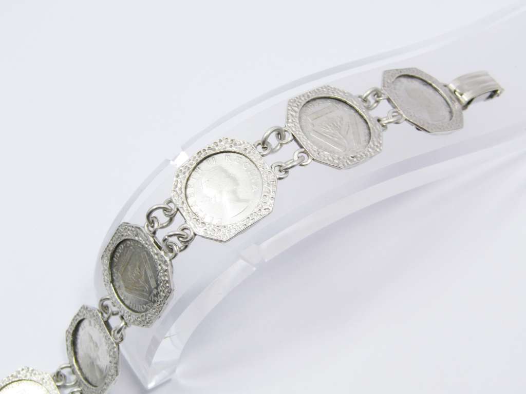 A Lovely Vintage Tickey Bracelet in Sterling Silver.