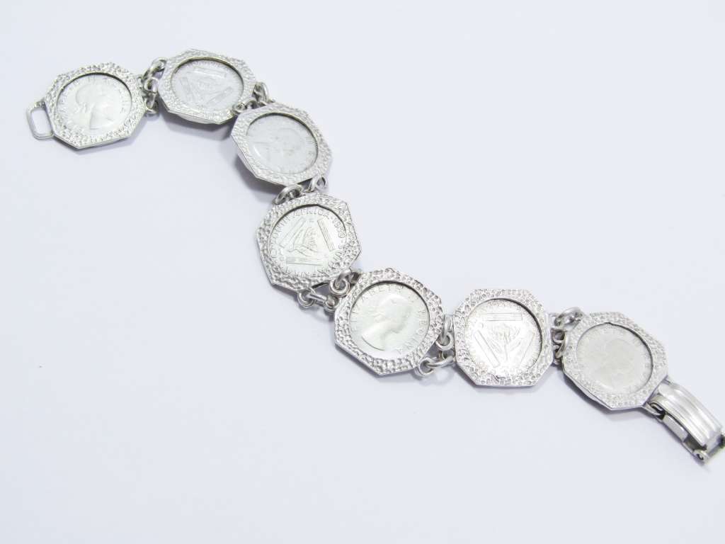 A Lovely Vintage Tickey Bracelet in Sterling Silver.