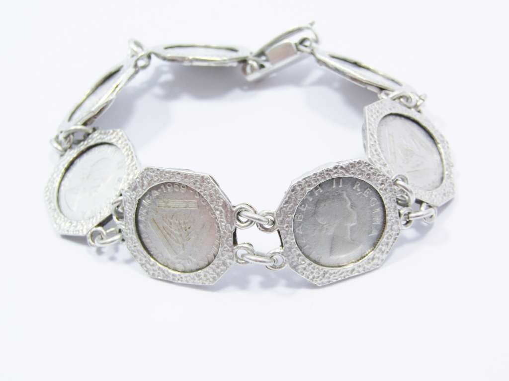 A Lovely Vintage Tickey Bracelet in Sterling Silver.