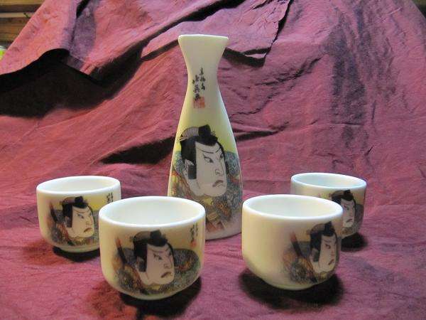 Lovely Oriental Saki Ceramic set