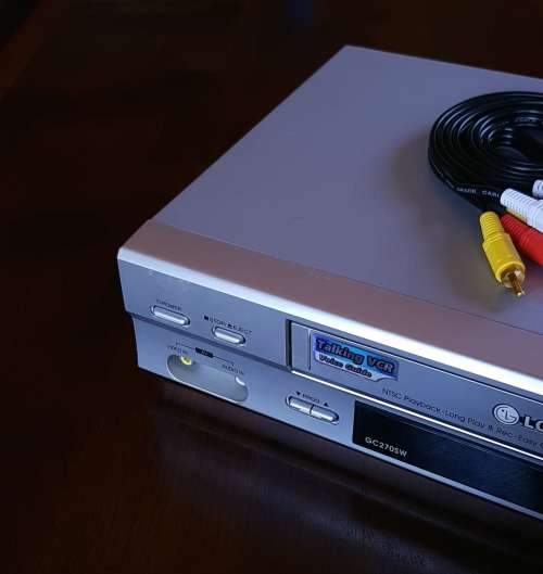 LG (VCR player/recorder) + (Star Wars Trilogy special edition VHS tapes) (Combo!)