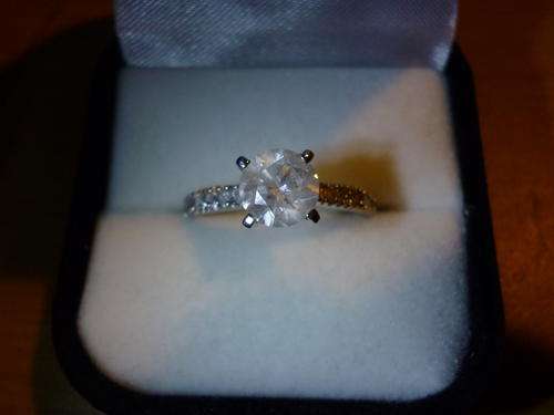 Brill. Round cut Diamond ring 1.5 Cts / G - I1  *Free Certification*