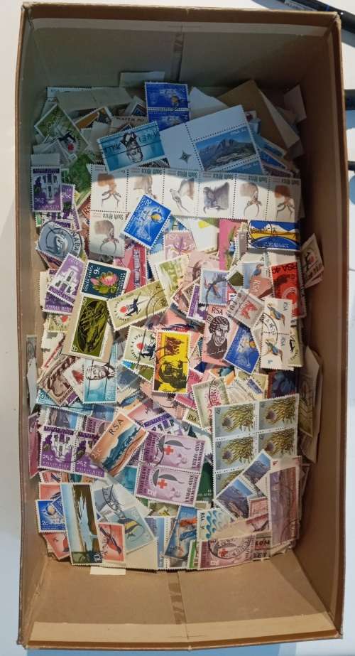Box of South Afican stamps most from 1960s-1980s (large collection)