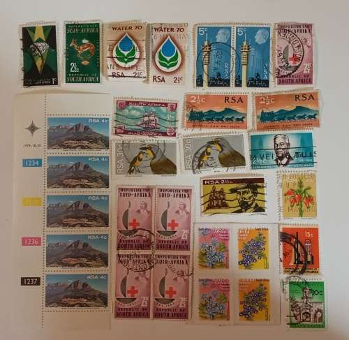 Box of South Afican stamps most from 1960s-1980s (large collection)