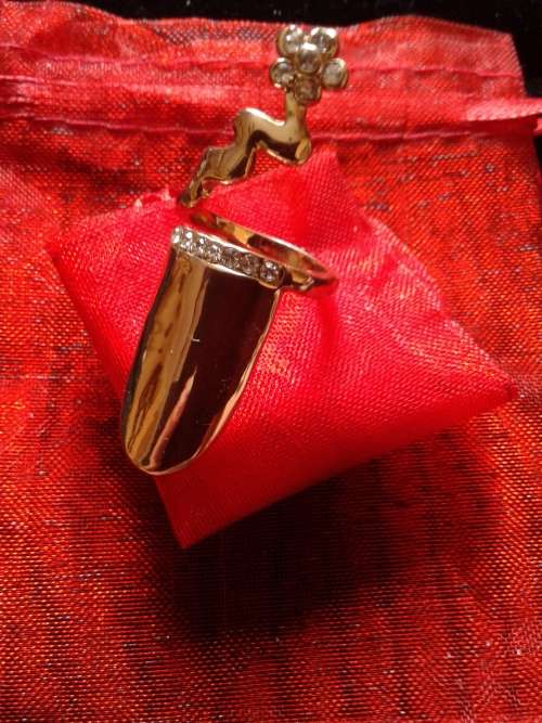 HIGH QUALITY 18 KT GOLD PLATED PINKY NAIL RING - LAST ONE!!!!