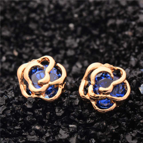 CHARMING CUBIC ZIRCONIA CZ HOLLOW ROSE STUD GOLD PLATED