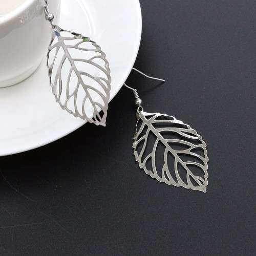 SILVER HOLLOW DANGLE LEAF EARRINGS