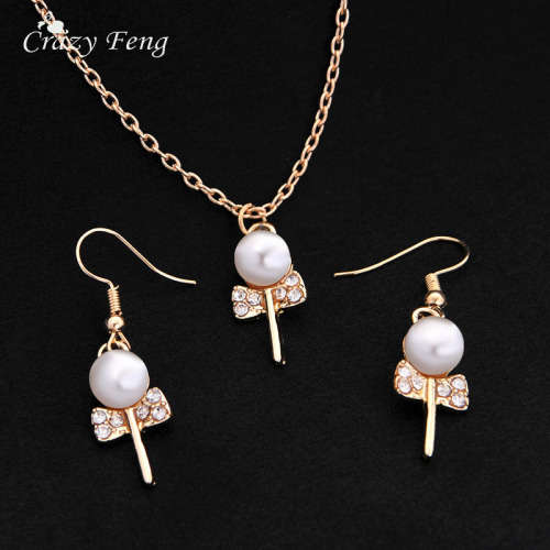ROMANTIC SIMULATED PEARL AND CRYSTAL GOLD PLATED SET