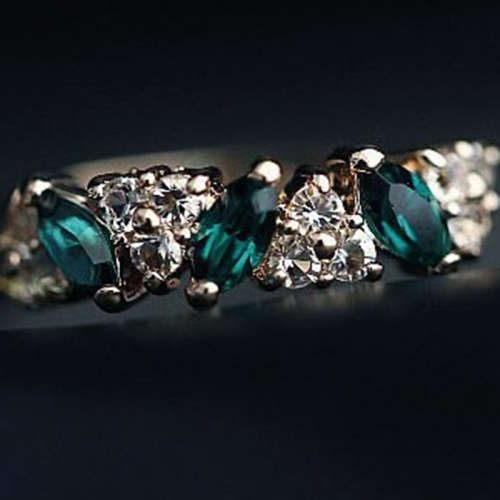 GREEN CRYSTAL RING US SIZE 6.5
