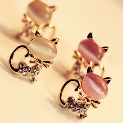 KOREAN CUTE CAT WITH CRYSTAL GOLD PLATED EARRINGS PINK/WHITE