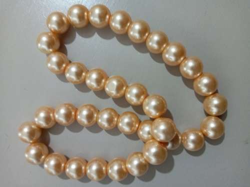 CREAM GLASS BEADS 12MM - EACH
