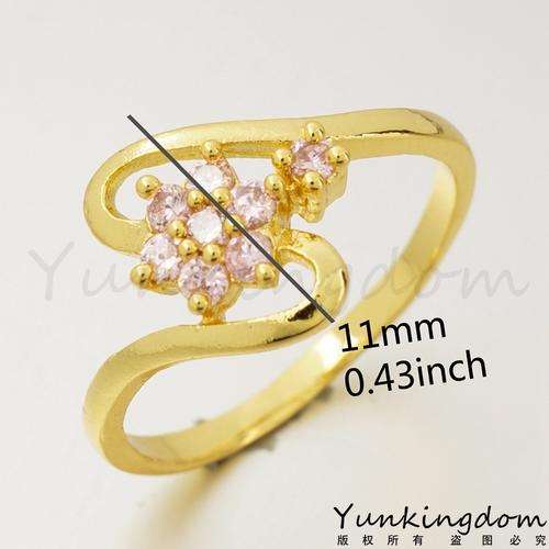 18 K GOLD PLATED  CRYSTAL ZIRCONIA  FASHION RING SIZE 9