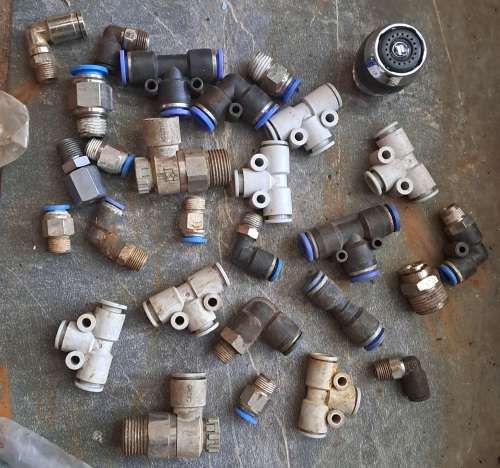 Air fittings quick couplers