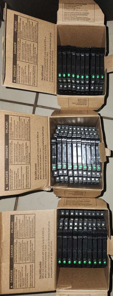 Schneider relay (RSLZVA1)