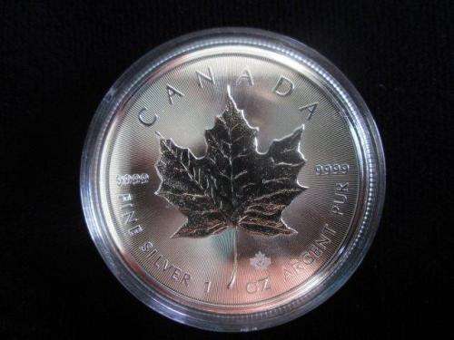 1oz Pure Silver - The Canadian Silver Maple Leaf.  2017.