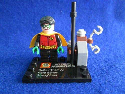 Super Heroes Minifigures - Not lego.  (Lego Compatible).