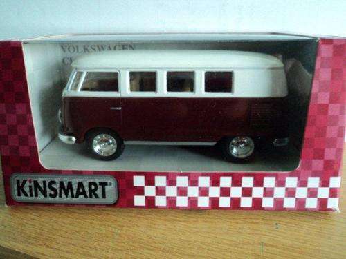 KINSMART - 1962 Volkswagen Classical Bus. (KT5060)