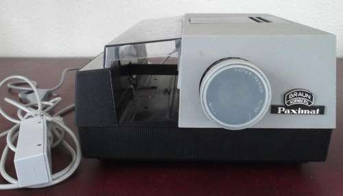 BRAUN PAXIMAT SLIDE PROJECTOR WITH REMOTE CONTROL