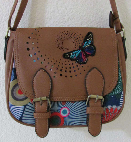 SHOULDER BAG WITH BUTTERFLY DETAIL