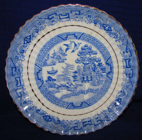 Large Blue Willow Plate 24cm with Gold Trim and Edge