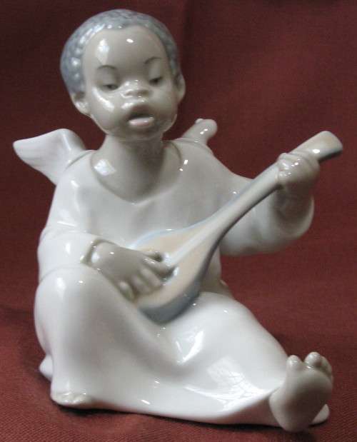 LLADRO - ANGEL WITH MANDOLIN