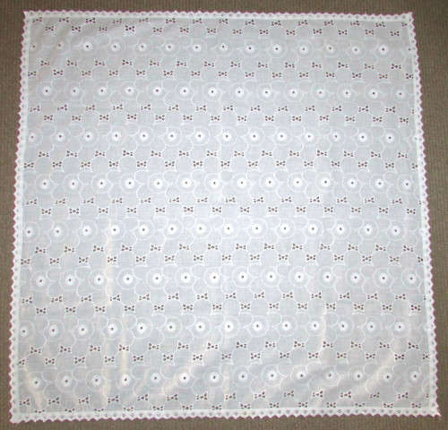 EMBROIDERED TABLE CLOTH WITH CROCHET BORDER