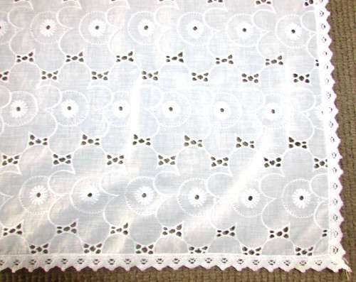 EMBROIDERED TABLE CLOTH WITH CROCHET BORDER