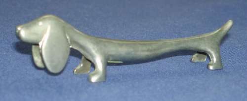 PEWTER DACHSHUND / KNIFEREST