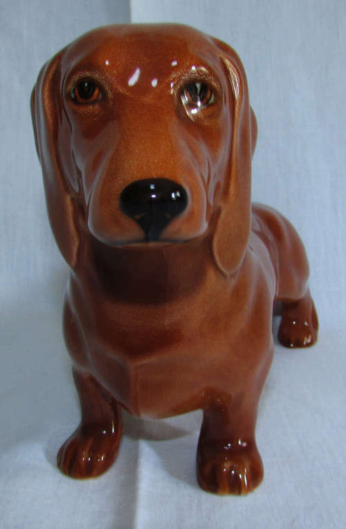 LARGE BESWICK TAN DACHSHUND DOG FIGURINE - 23cm long